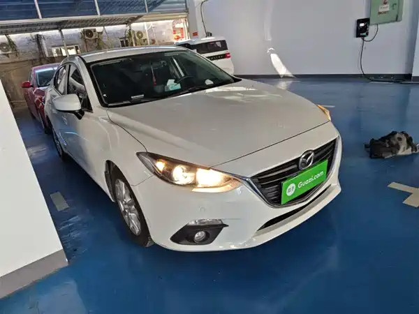 Mazda 3 Axela 2016