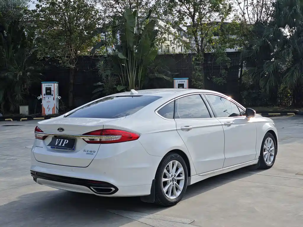 Ford Mondeo 2017 — фото 5
