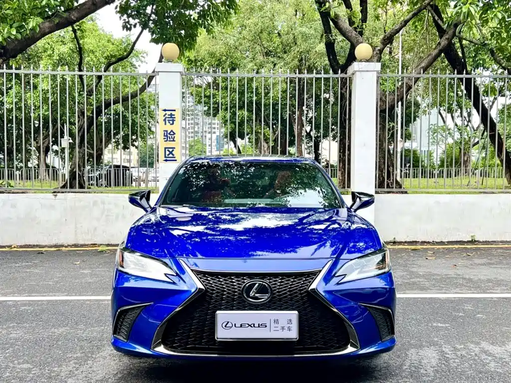 Lexus ES 2020 — фото 2