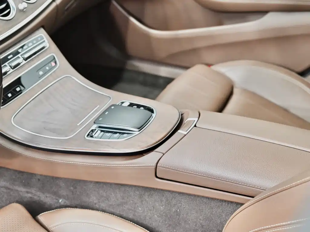 Mercedes-Benz E-Class 2022 — фото 19