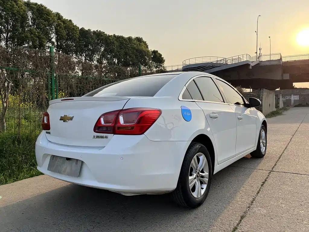 Chevrolet Cruze 2015 — фото 12