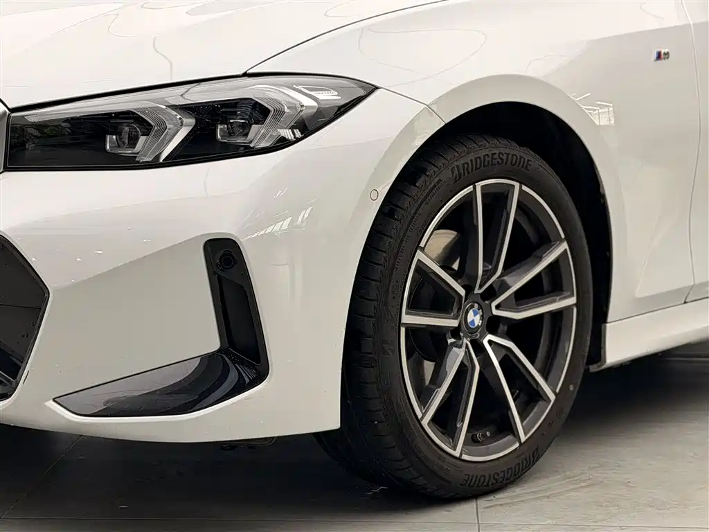 BMW 3 Series 2025 — фото 15