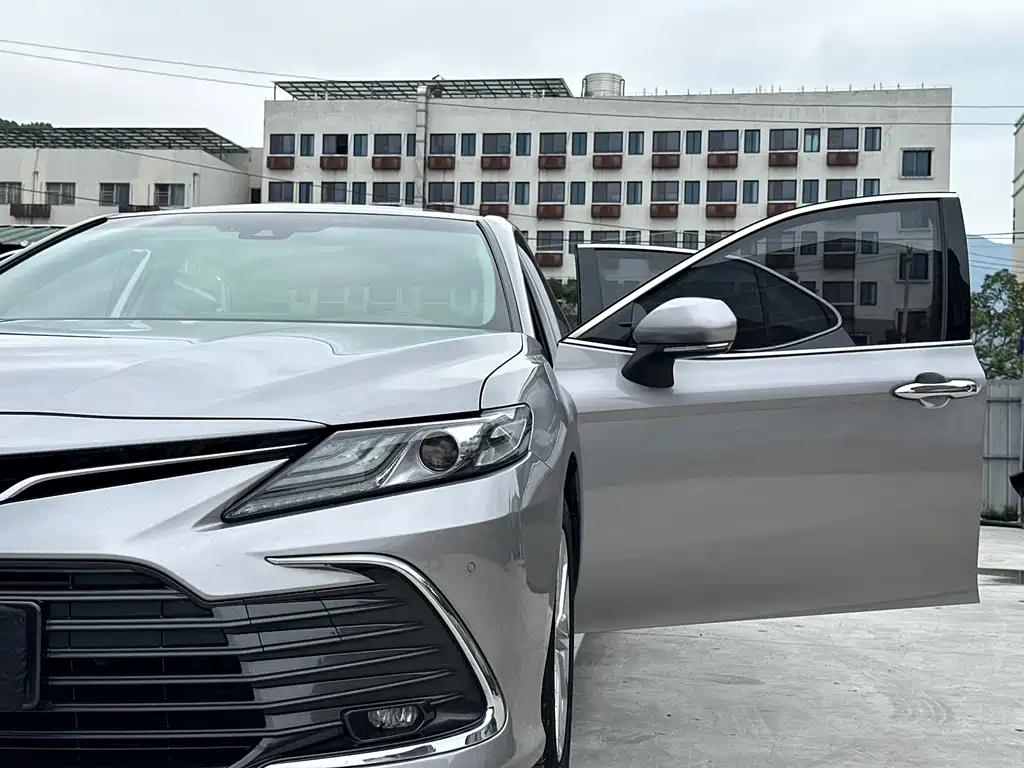 Toyota Camry 2021 — фото 17