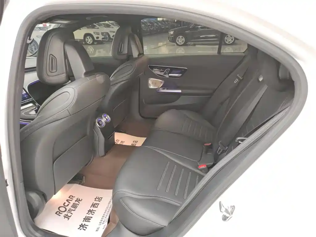 Mercedes-Benz C-Class 2023 — фото 13