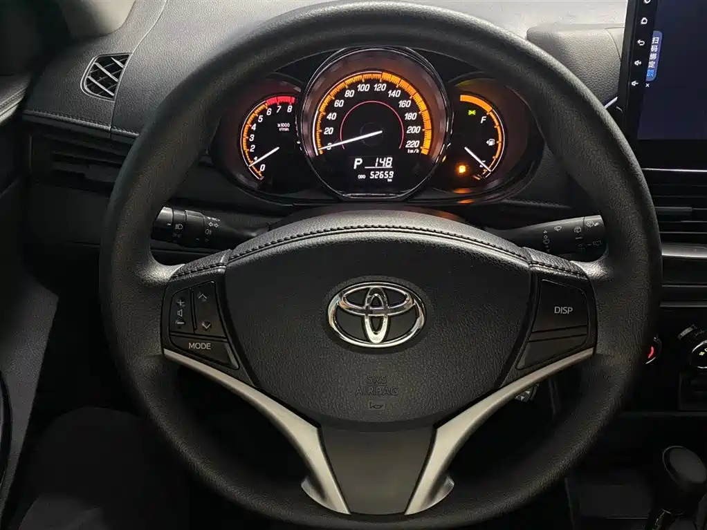 Toyota Yaris L 2022 — фото 9