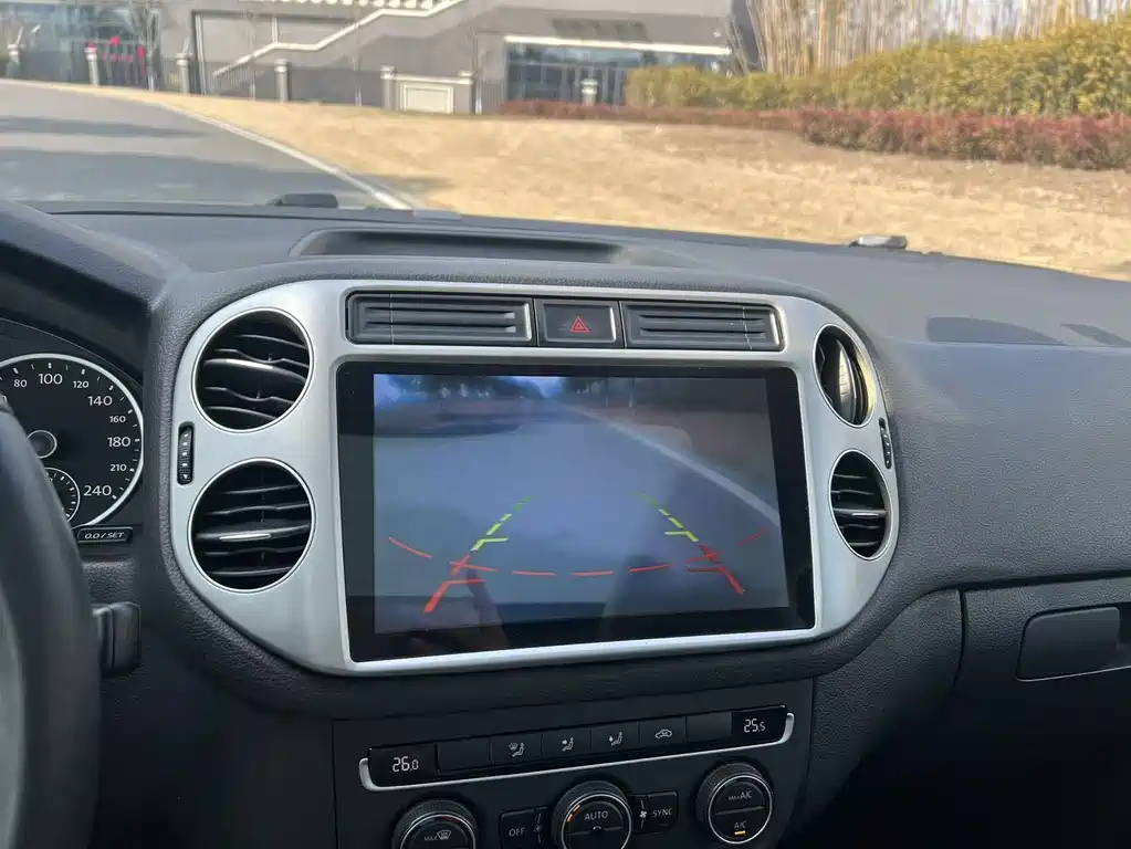 Volkswagen Tiguan 2018 — фото 16