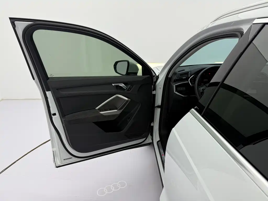 Audi Q3 2025 — фото 20
