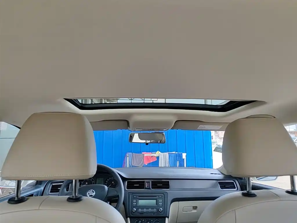 Skoda Rapid 2014 — фото 17