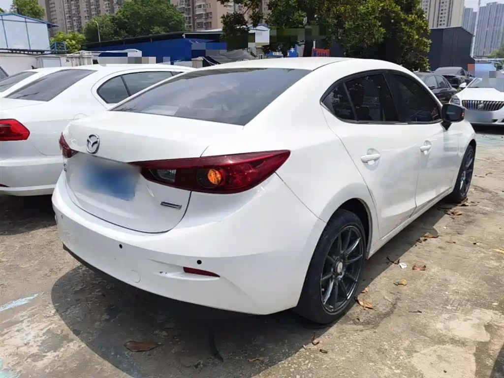 Mazda 3 Axela 2016 — фото 7