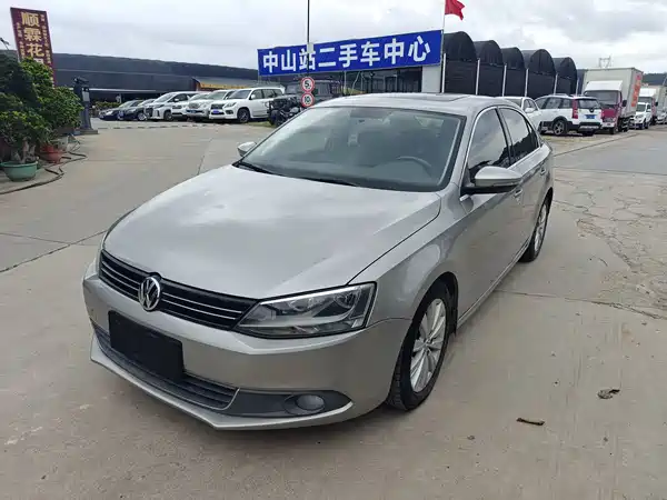 Volkswagen Sagitar 2014
