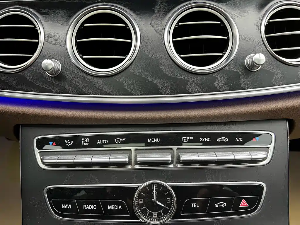 Mercedes-Benz E-Class 2019 — фото 22