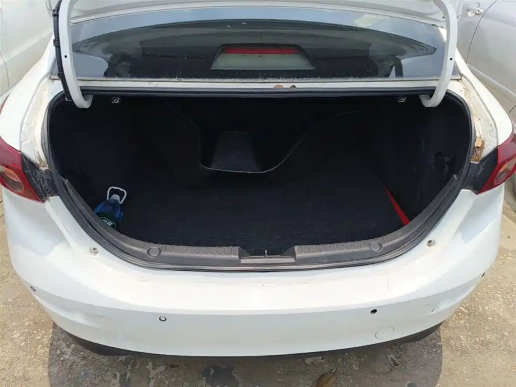 Mazda 3 Axela 2016 — фото 19