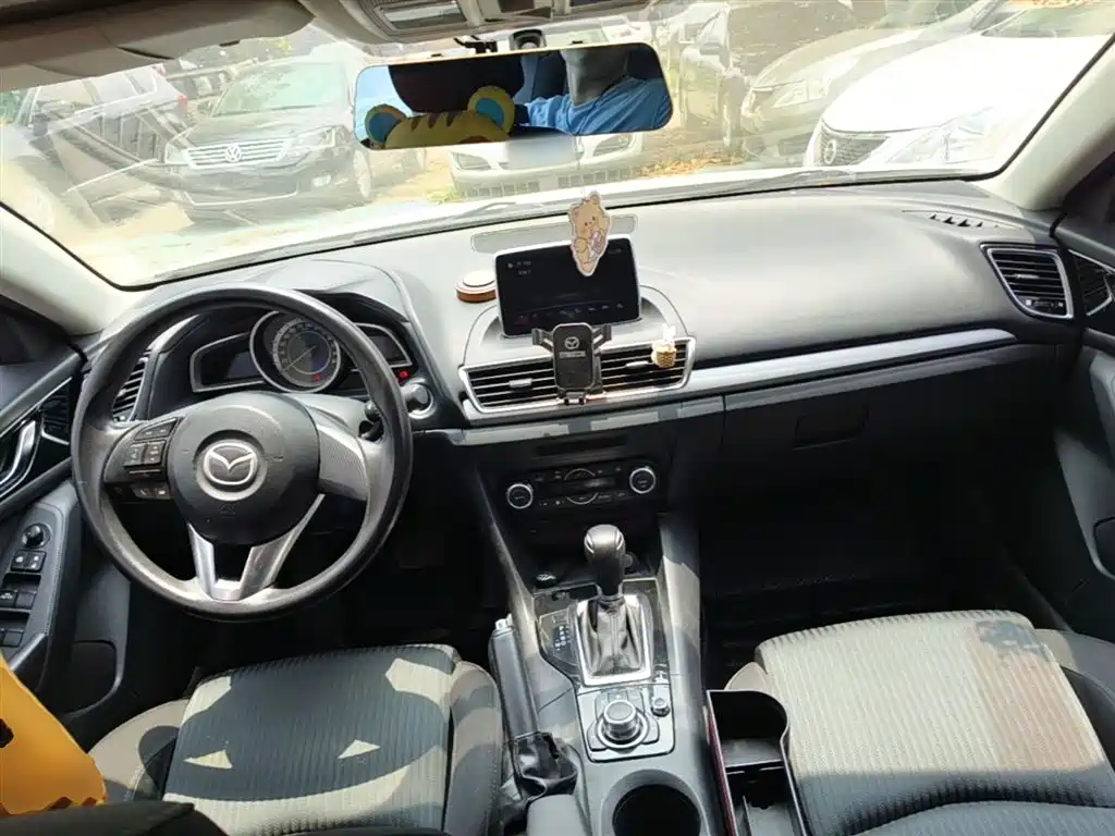 Mazda 3 Axela 2016 — фото 10