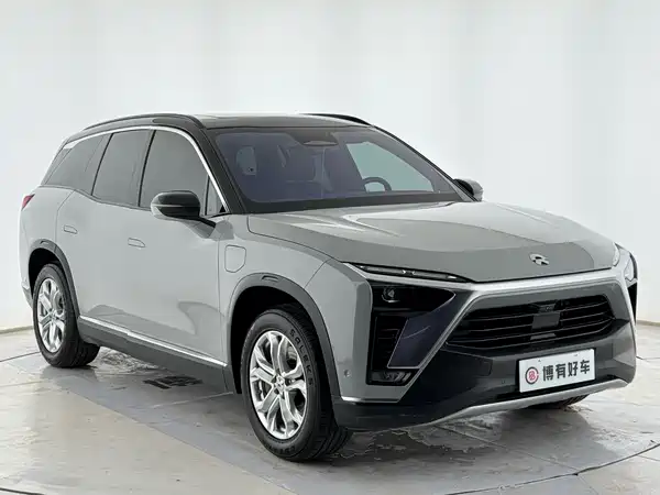 NIO ES8 2021