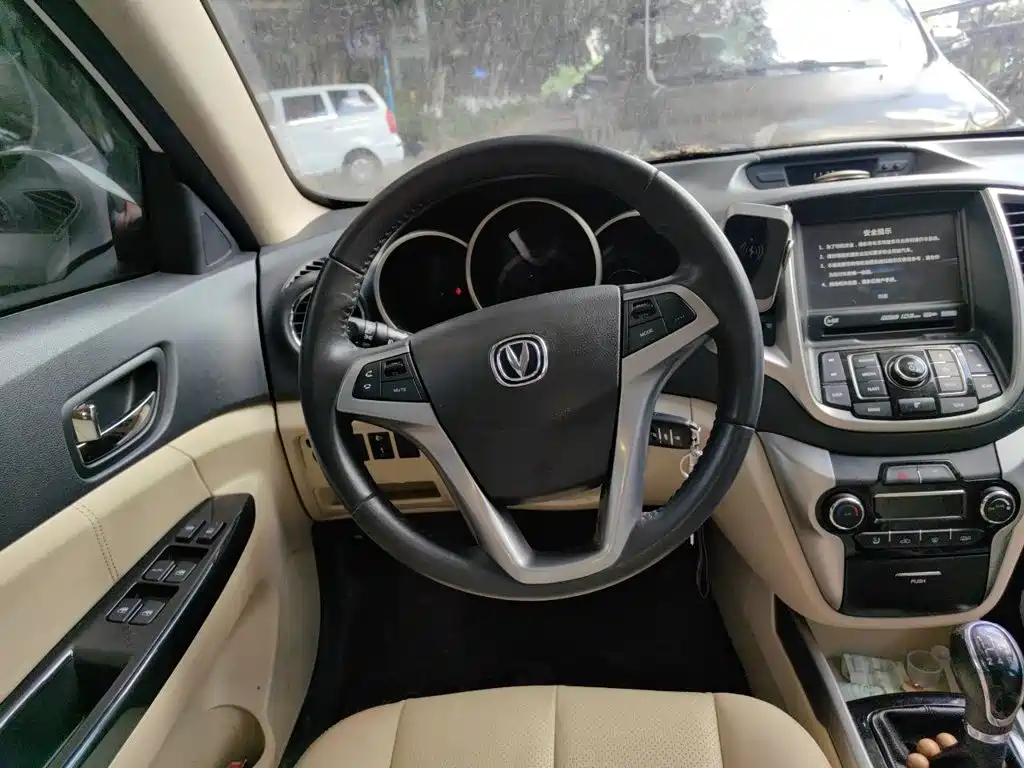 Changan Eado 2015 — фото 11