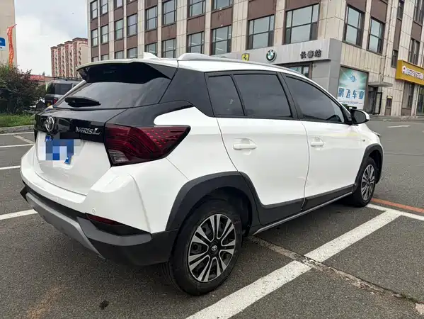 Toyota Yaris L 2022