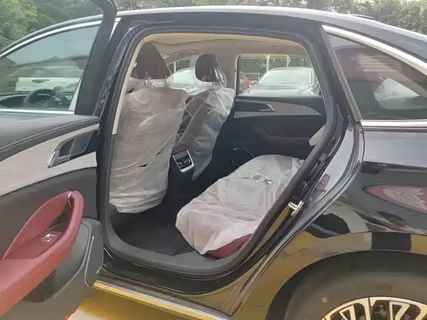 Hongqi H5 2026