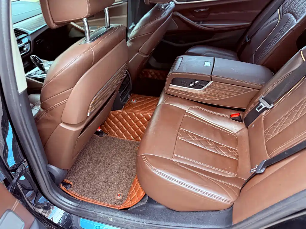BMW 5 Series New Energy 2019 — фото 12