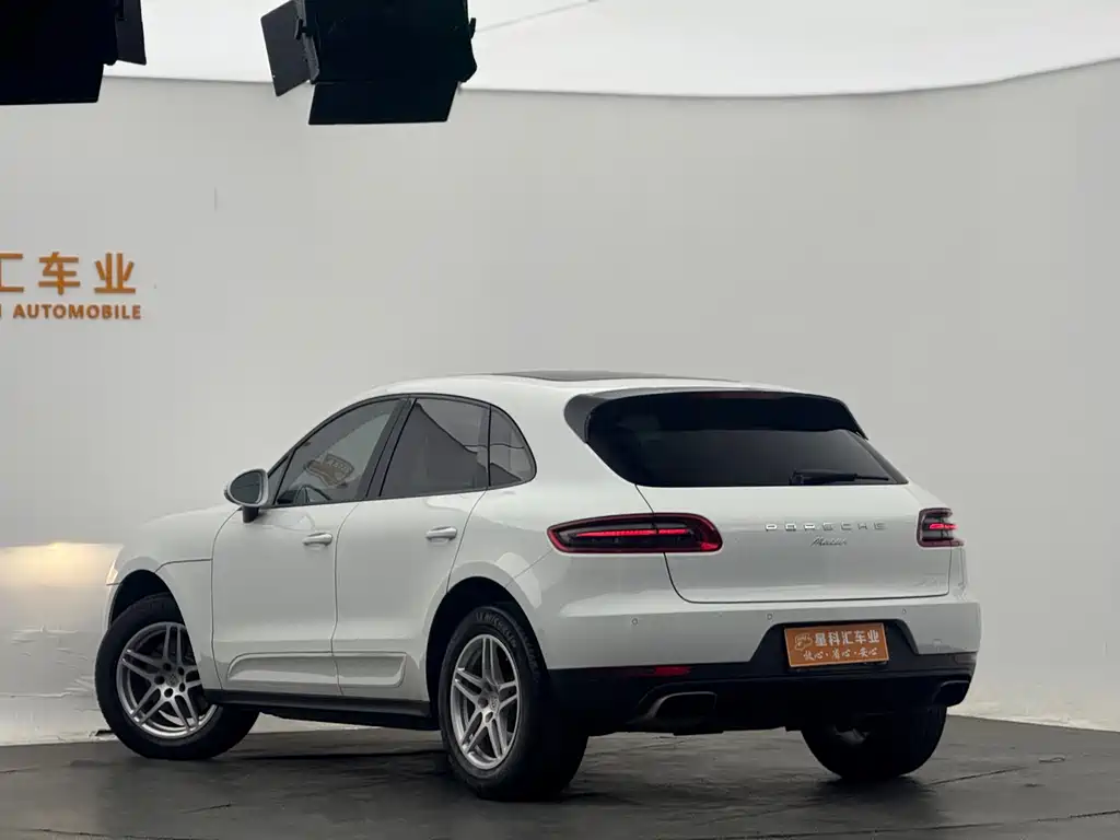 Porsche Macan 2016 — фото 14