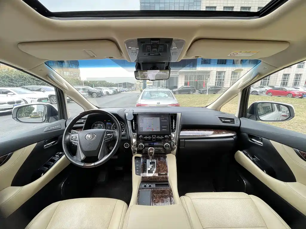 Toyota Alphard 2020 — фото 6