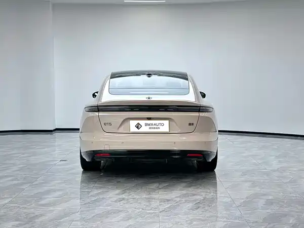 NIO ET5 2025
