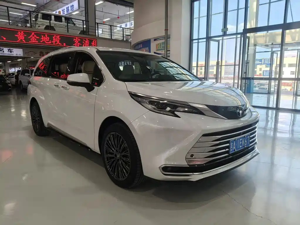 Toyota Sienna 2022