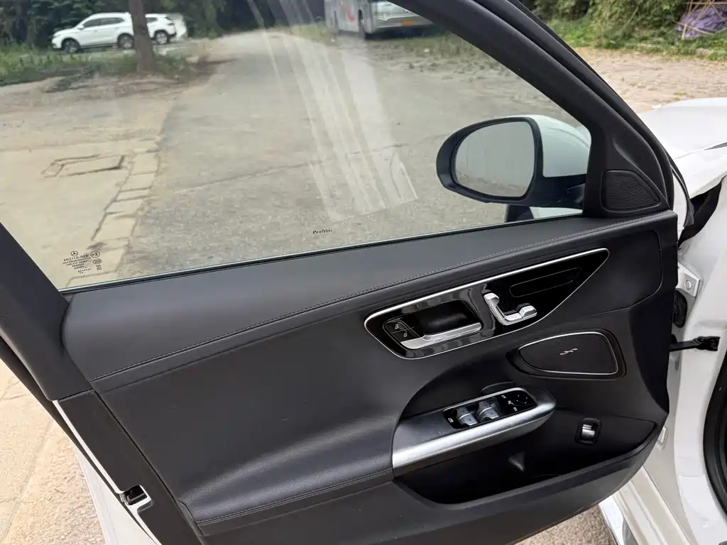 Mercedes-Benz C-Class 2023 — фото 14