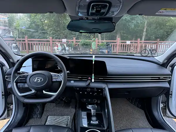 Hyundai Elantra 2021