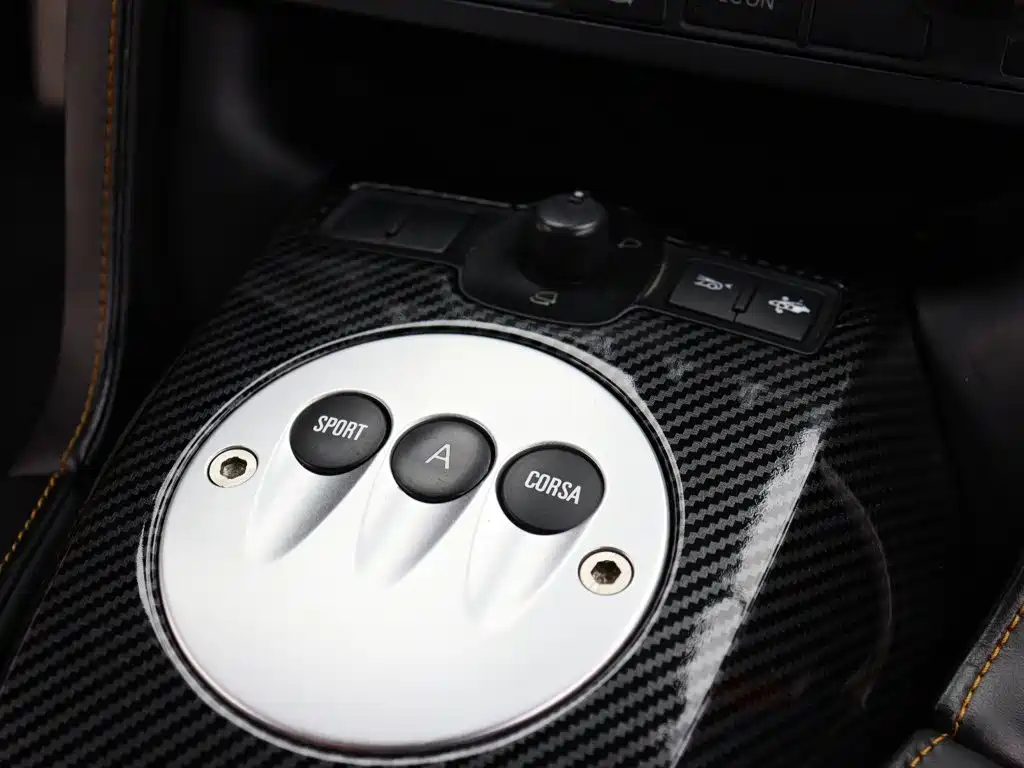 Lamborghini Gallardo 2011 — фото 17
