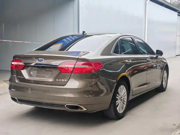 Ford Taurus 2017