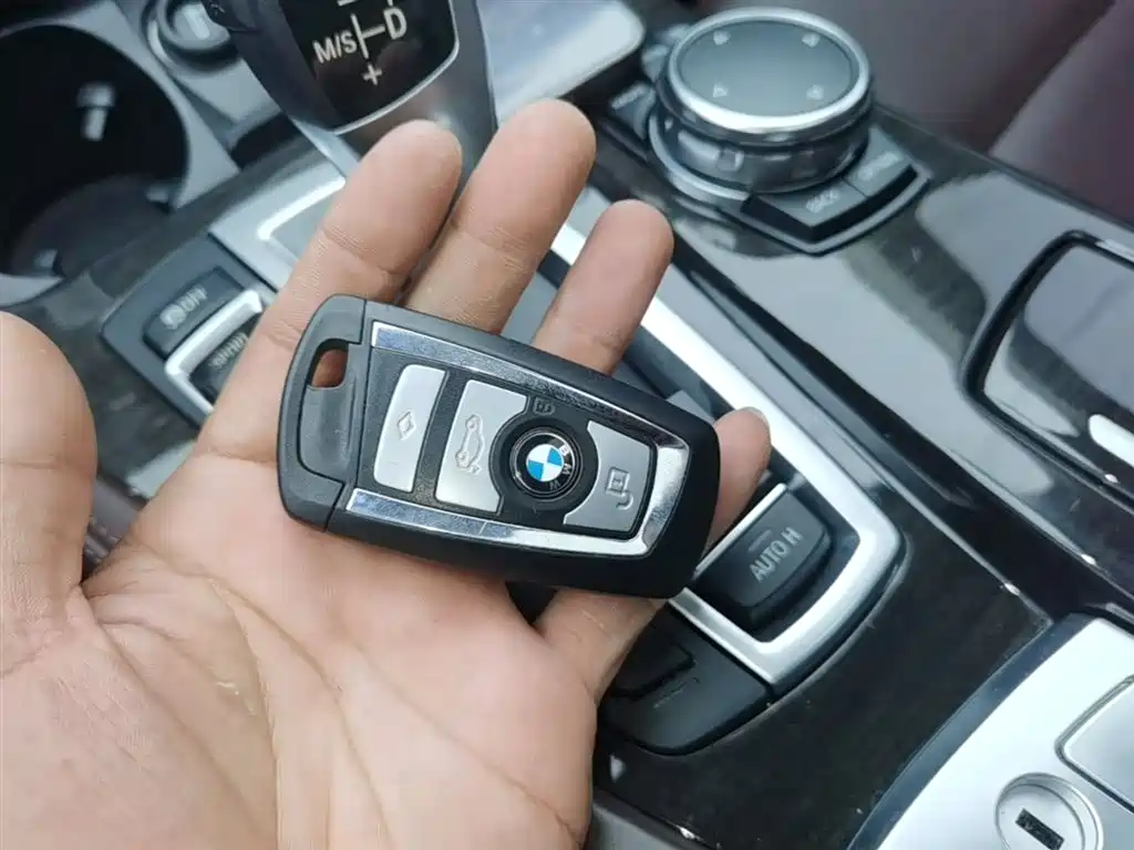 BMW 5 Series 2016 — фото 9