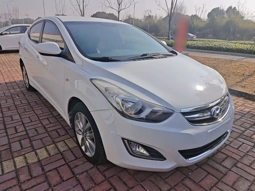 Hyundai Elantra Langdong 2015 — фото 22