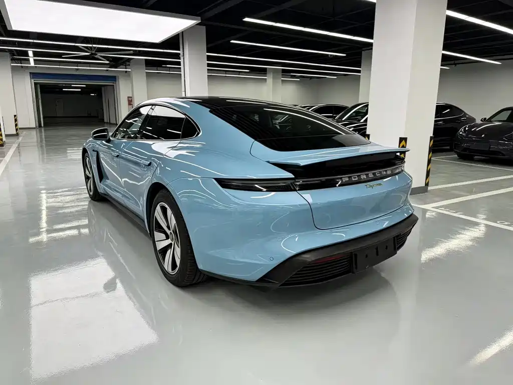 Porsche Taycan 2021 — фото 18