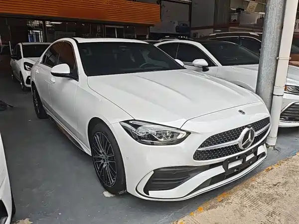 Mercedes-Benz C-Class 2024