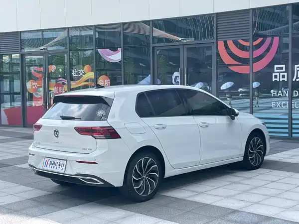 Volkswagen Golf 2023