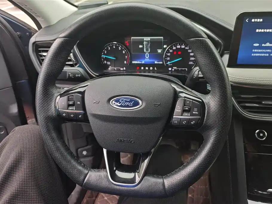 Ford Escape 2020 — фото 15