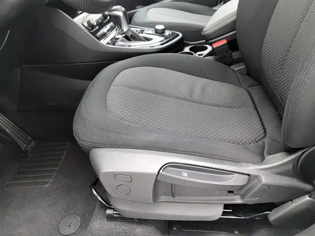 BMW 2 Series Active Tourer 2015 — фото 20