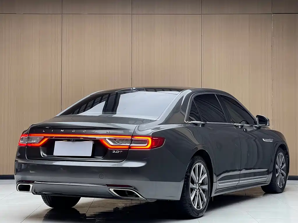 Lincoln Continental 2017 — фото 3