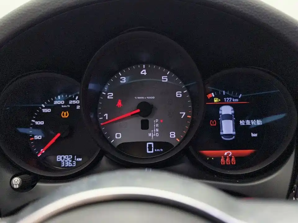 Porsche Macan 2021 — фото 9