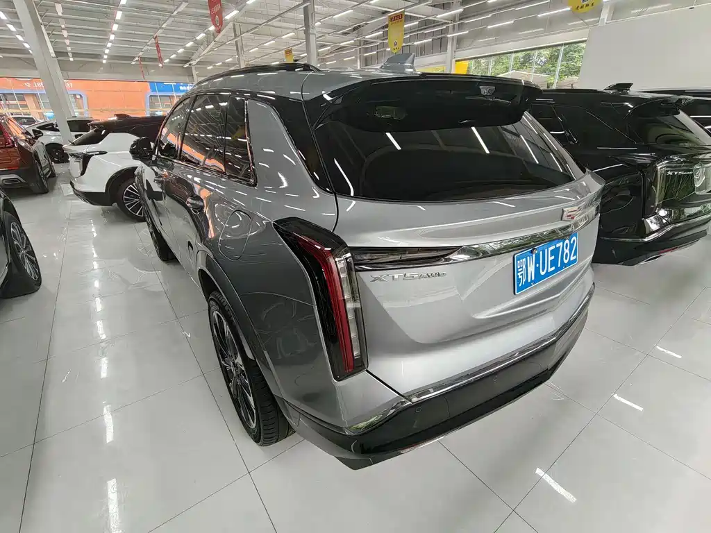 Cadillac XT5 2025 — фото 14