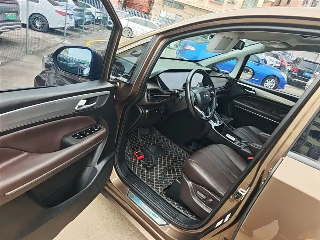 GAC Motor Trumpchi M6 2019 — фото 16