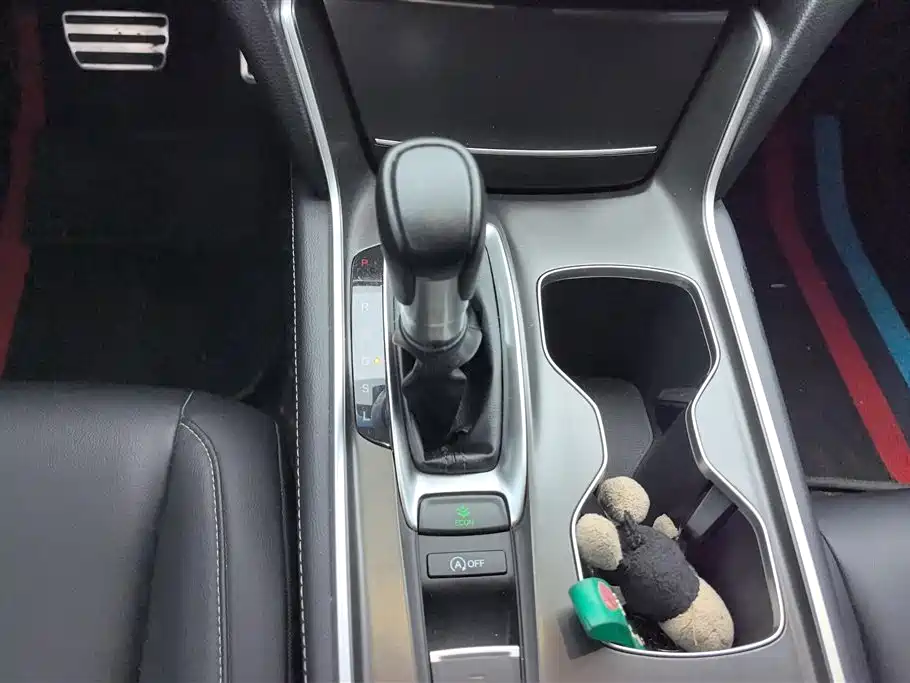 Honda Accord 2022 — фото 16