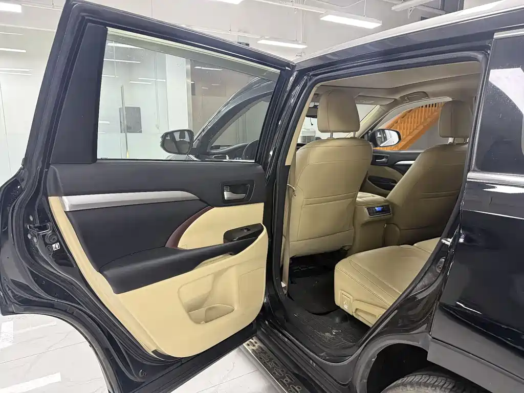 Toyota Highlander 2017 — фото 12