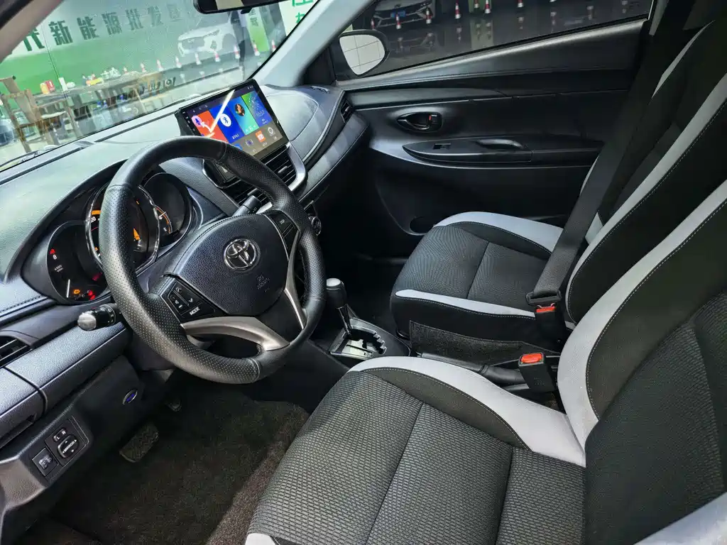 Toyota Yaris L 2023 — фото 20