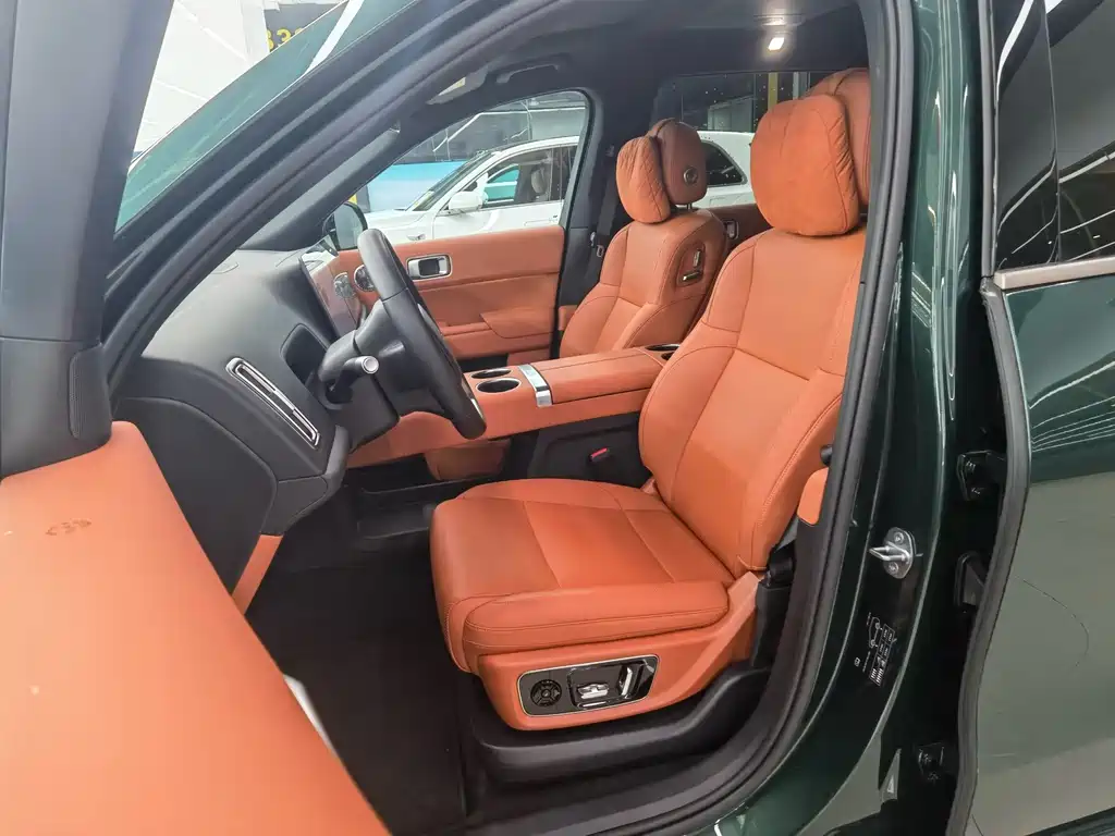 Li Auto Li L9 2025