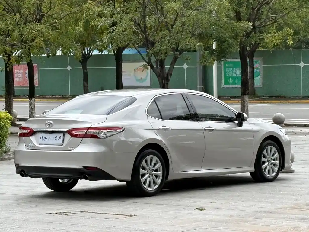 Toyota Camry 2020 — фото 11