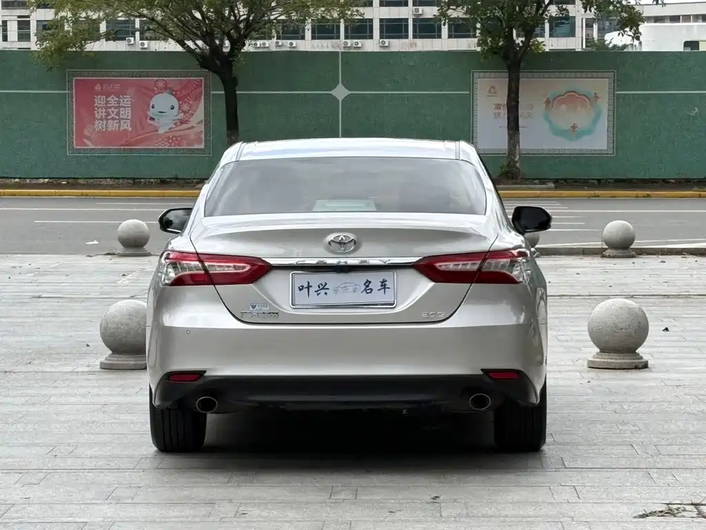 Toyota Camry 2020 — фото 12
