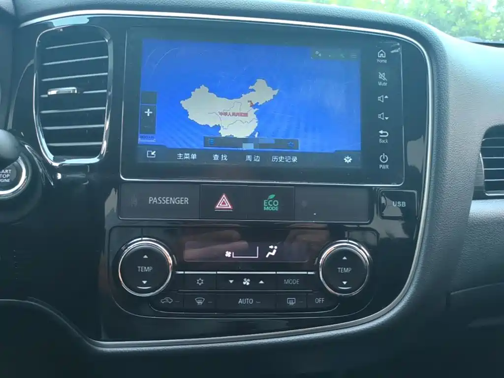 Mitsubishi Outlander 2019 — фото 13