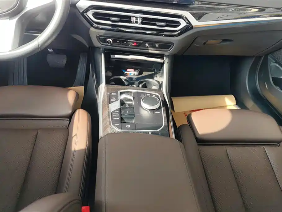 BMW 3 Series 2023 — фото 16