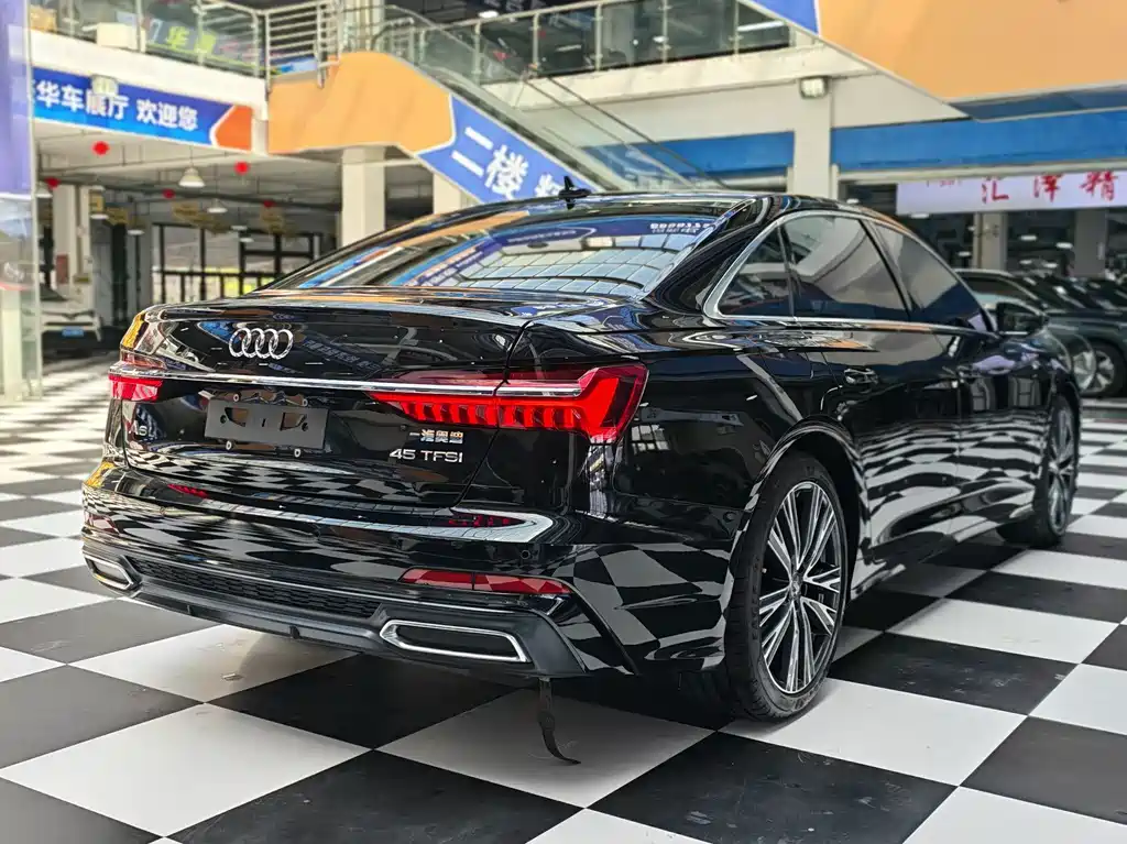 Audi A6L 2022